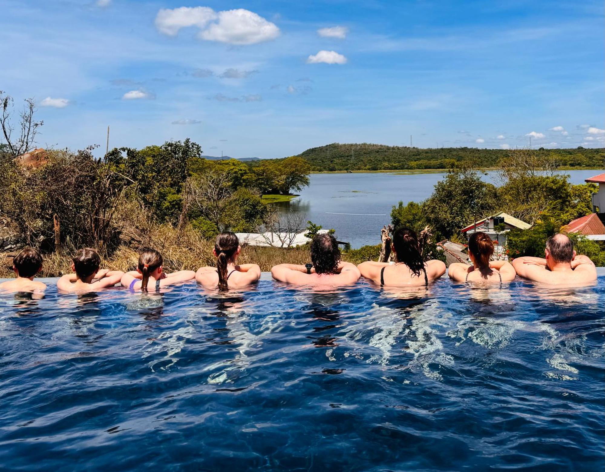Sundown Lake Hotel & Spa Хабарана Экстерьер фото