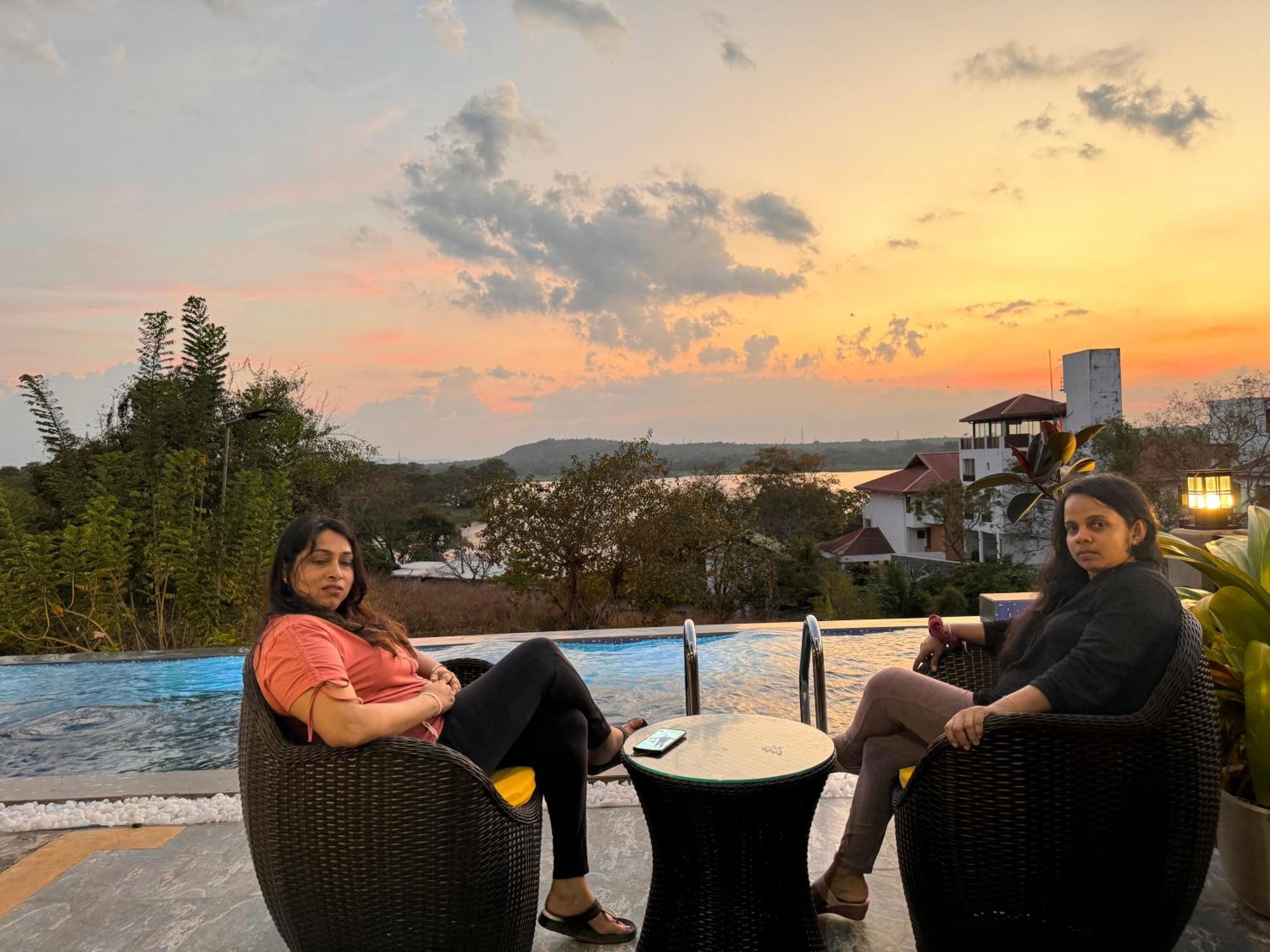 Sundown Lake Hotel & Spa Хабарана Экстерьер фото
